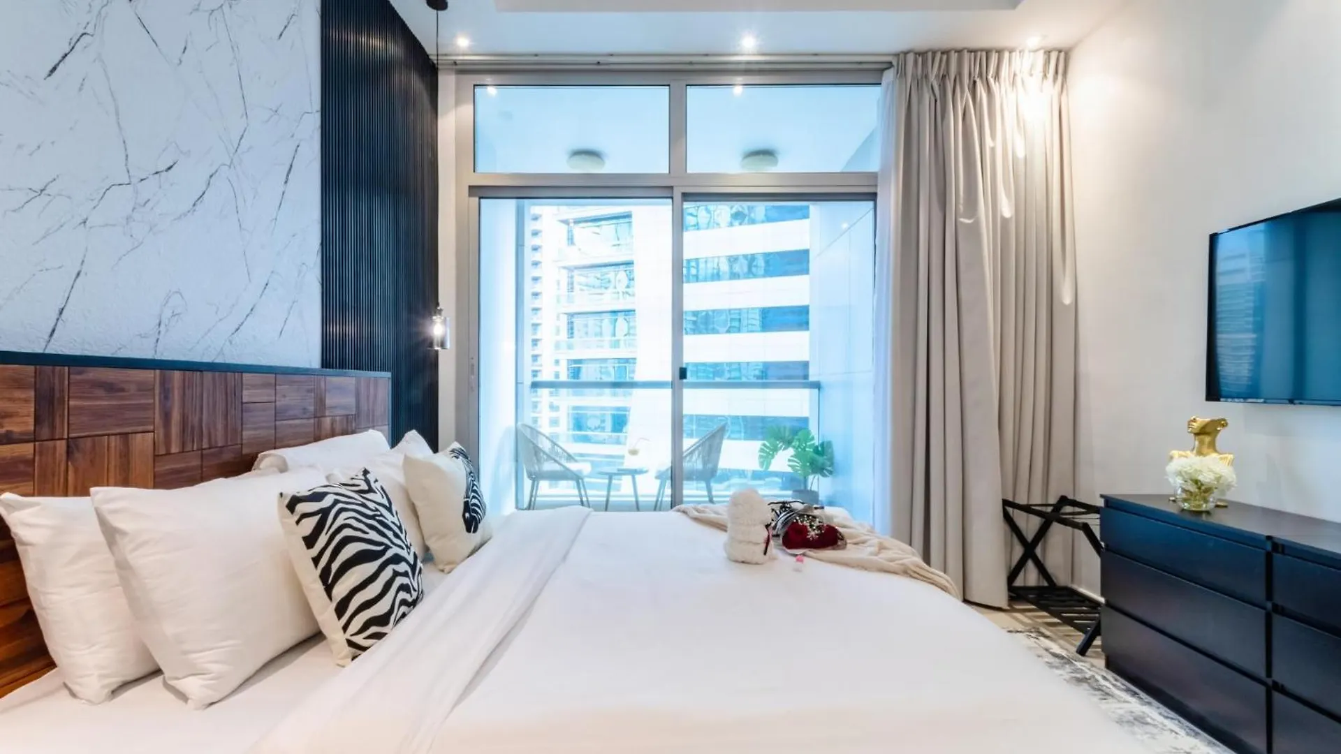 Jbr Beach & Marina Walk I Ain Dubai View I 1 Bdr United Arab Emirates